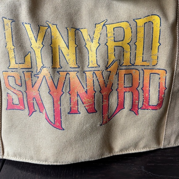 Lynyrd Skynyrd Leonard Skinard cream, Mesenger side body bag - Picture 2 of 13